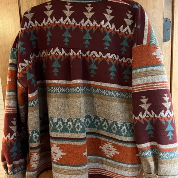 Shacket - Picture 2 of 3